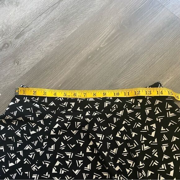 Forever21 Flounced Mini Skirt Black White Geometric Large Party Feminine - Picture 9 of 11